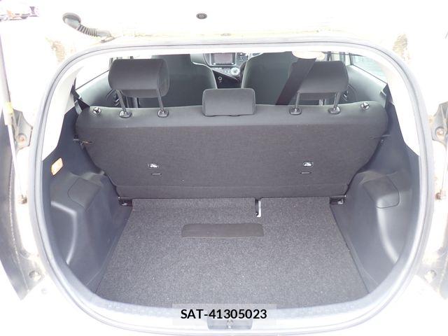 Toyota AQUA 2015-05 7214743-22