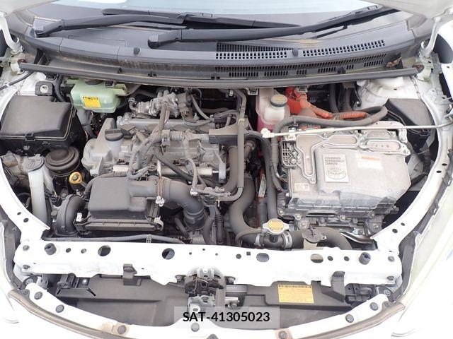 Toyota AQUA 2015-05 7214743-23