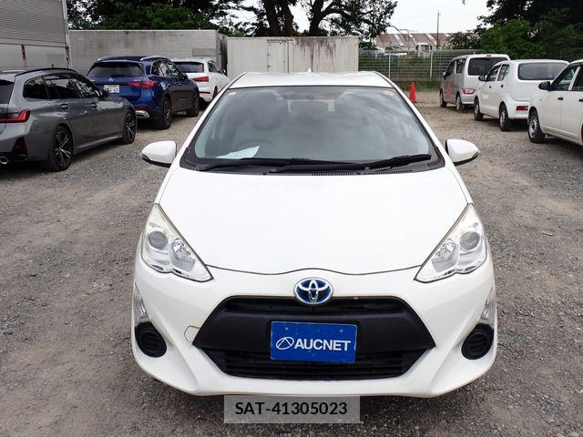 Toyota AQUA 2015-05 7214743-4