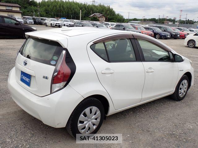 Toyota AQUA 2015-05 7214743-7