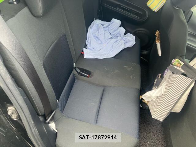 Toyota AQUA 2015-03 7214739-14