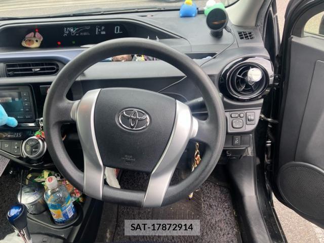 Toyota AQUA 2015-03 7214739-17