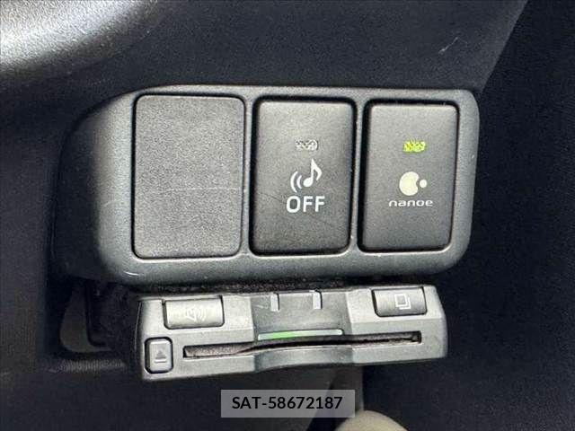 Toyota AQUA 2013-09 7214709-23
