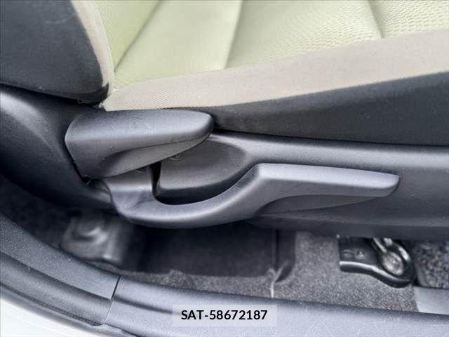 Toyota AQUA 2013-09 7214709-29