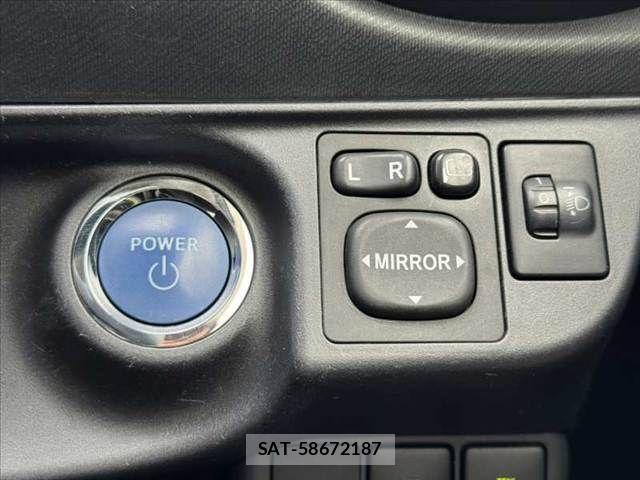 Toyota AQUA 2013-09 7214709-4