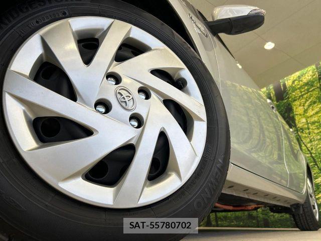 Toyota AQUA 2016-06 7214767-12