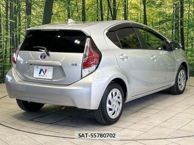 Toyota AQUA 2016-06 7214767-16