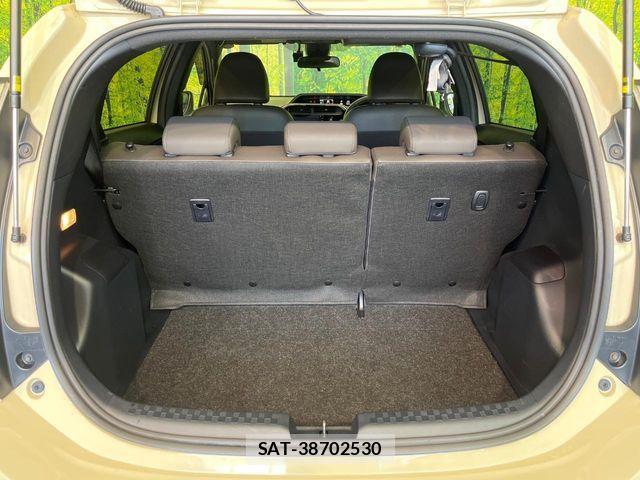 Toyota AQUA 2019-06 7214822-9