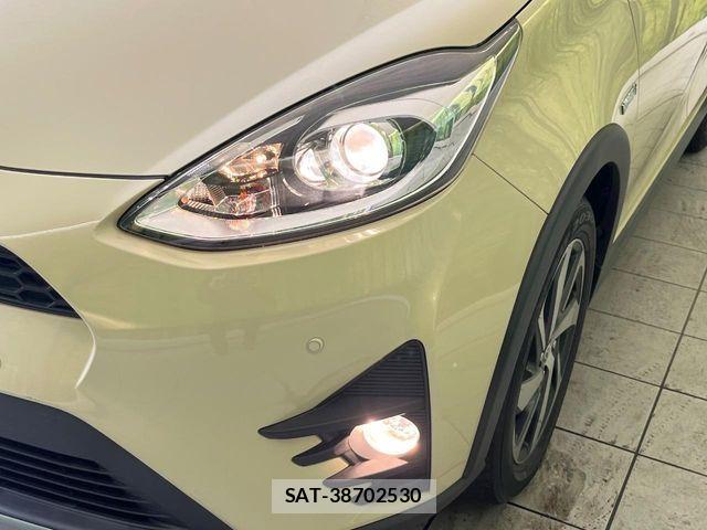 Toyota AQUA 2019-06 7214822-11