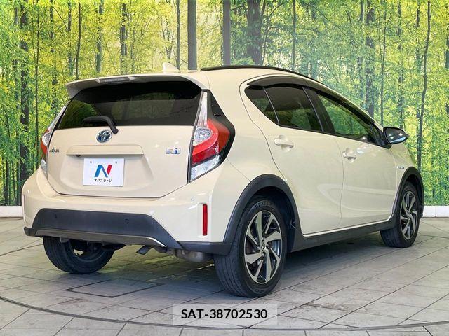 Toyota AQUA 2019-06 7214822-16