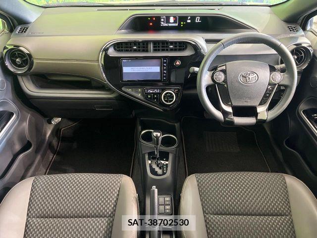 Toyota AQUA 2019-06 7214822-1