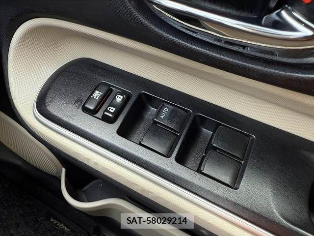 Toyota AQUA 2013-11 7214712-20