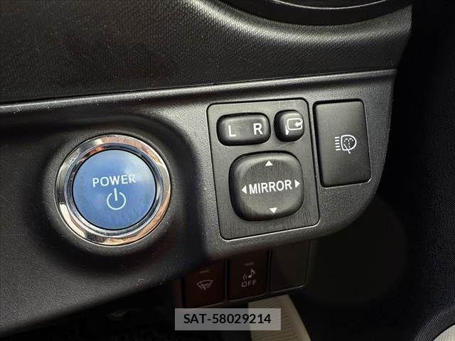 Toyota AQUA 2013-11 7214712-21
