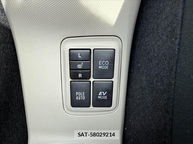 Toyota AQUA 2013-11 7214712-28