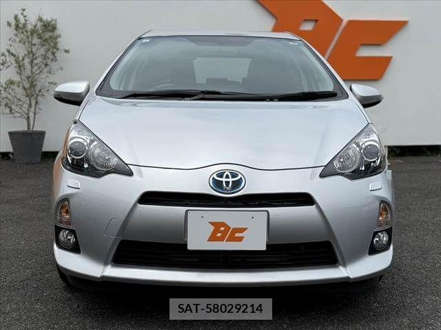 Toyota AQUA 2013-11 7214712-8