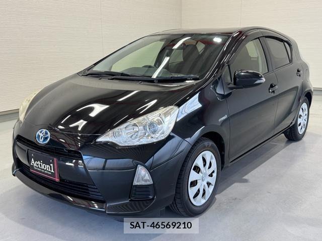 Toyota AQUA 2013-11 7214713-0