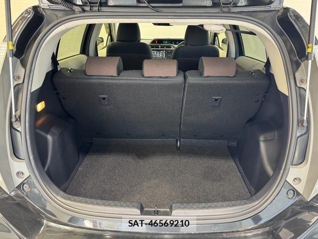 Toyota AQUA 2013-11 7214713-12