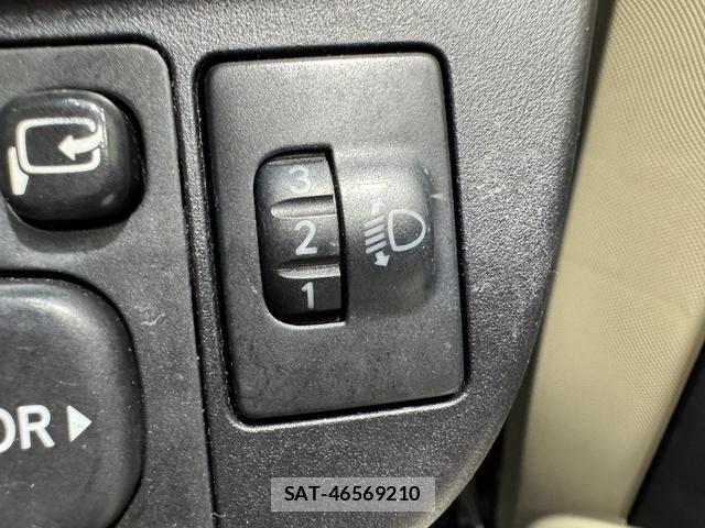 Toyota AQUA 2013-11 7214713-23