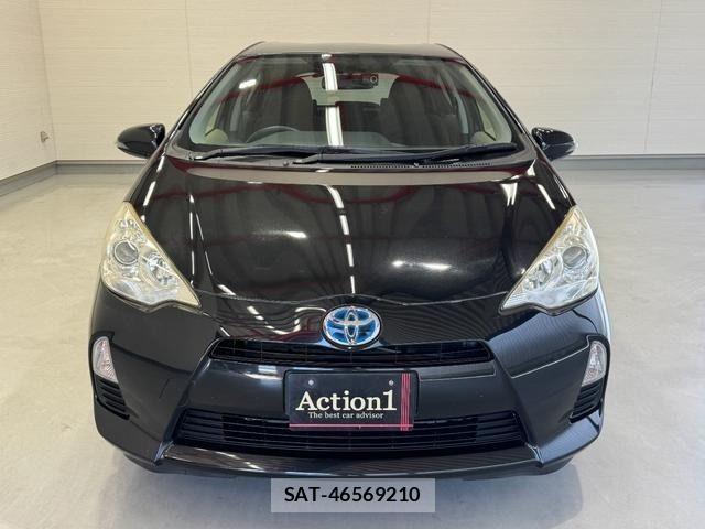 Toyota AQUA 2013-11 7214713-2