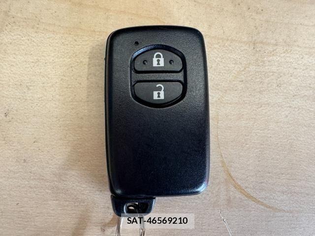 Toyota AQUA 2013-11 7214713-29