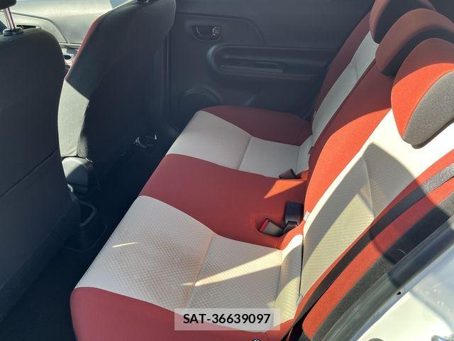 Toyota AQUA 2015-06 7214744-9