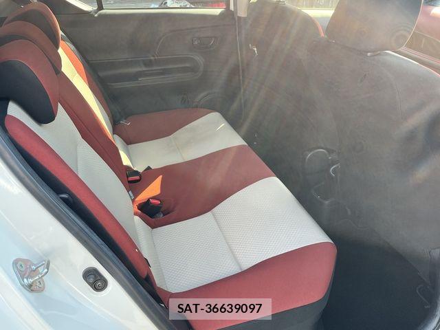 Toyota AQUA 2015-06 7214744-12