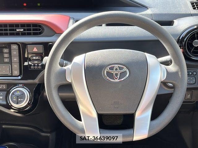Toyota AQUA 2015-06 7214744-13