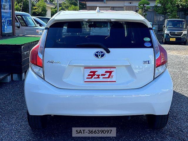 Toyota AQUA 2015-06 7214744-15