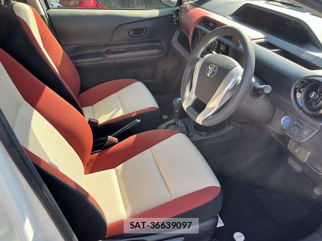 Toyota AQUA 2015-06 7214744-18