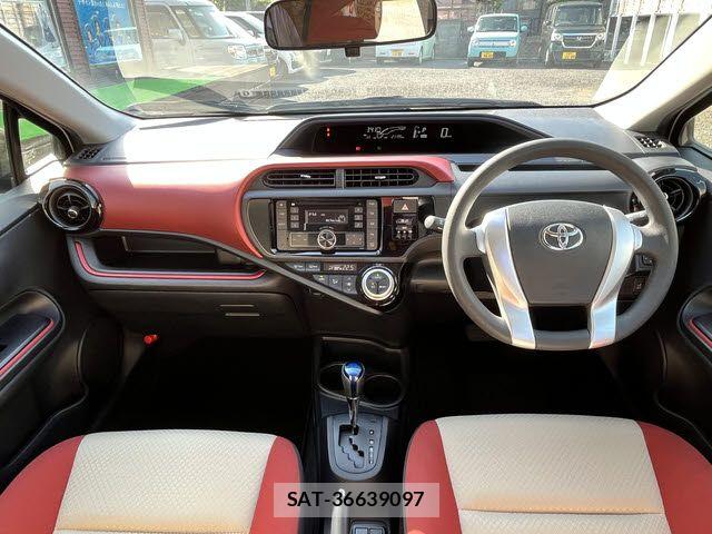 Toyota AQUA 2015-06 7214744-1