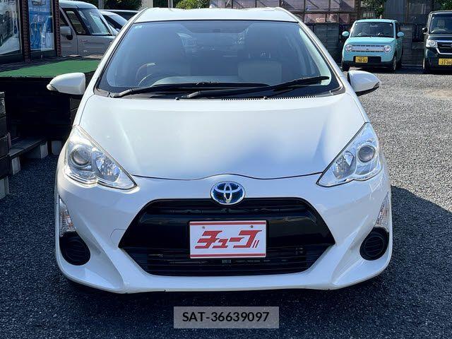 Toyota AQUA 2015-06 7214744-21