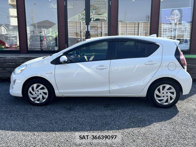 Toyota AQUA 2015-06 7214744-22