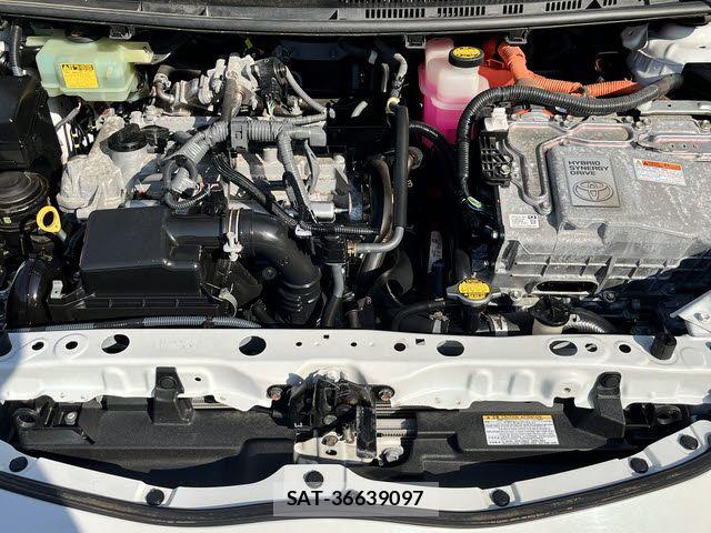 Toyota AQUA 2015-06 7214744-27