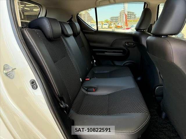 Toyota AQUA 2016-07 7214769-17