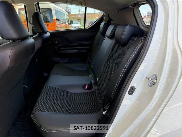 Toyota AQUA 2016-07 7214769-18