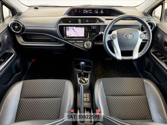 Toyota AQUA 2016-07 7214769-1