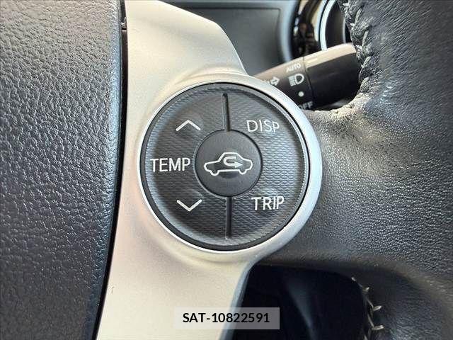 Toyota AQUA 2016-07 7214769-25