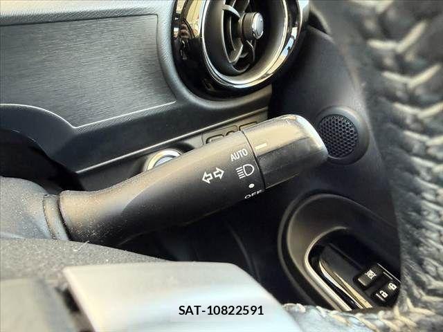 Toyota AQUA 2016-07 7214769-26