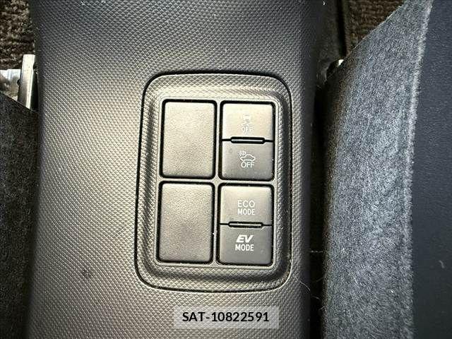Toyota AQUA 2016-07 7214769-29