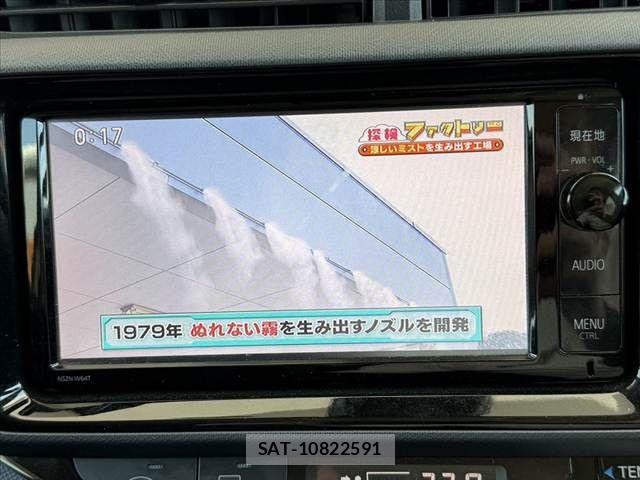 Toyota AQUA 2016-07 7214769-4