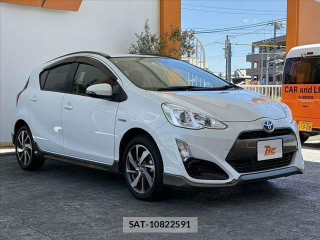 Toyota AQUA 2016-07 7214769-7