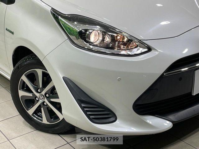 Toyota AQUA 2018-08 7214806-12