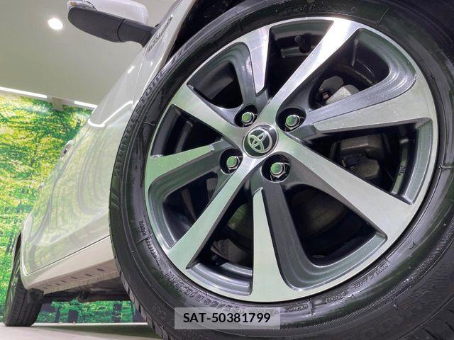Toyota AQUA 2018-08 7214806-13