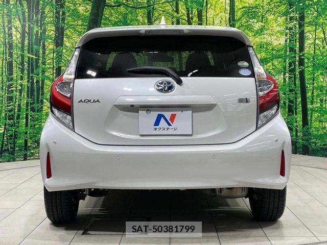 Toyota AQUA 2018-08 7214806-15