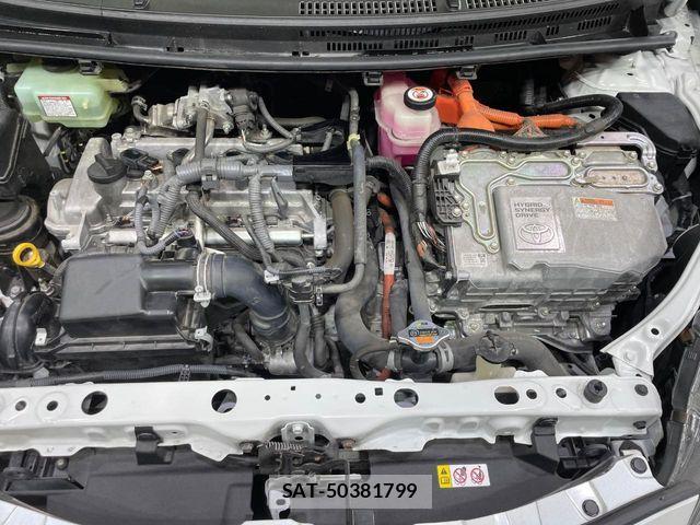 Toyota AQUA 2018-08 7214806-18