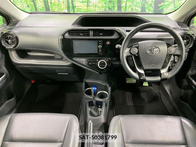 Toyota AQUA 2018-08 7214806-1