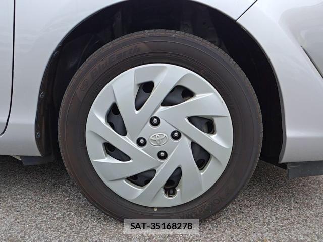 Toyota AQUA 2019-06 7214820-11