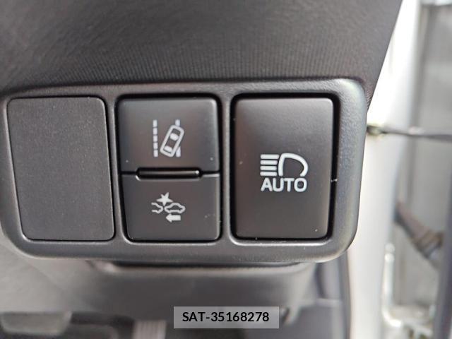 Toyota AQUA 2019-06 7214820-13