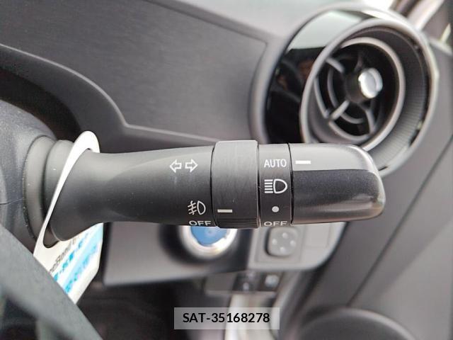 Toyota AQUA 2019-06 7214820-14