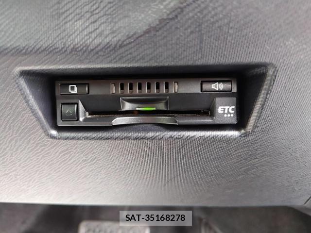 Toyota AQUA 2019-06 7214820-15